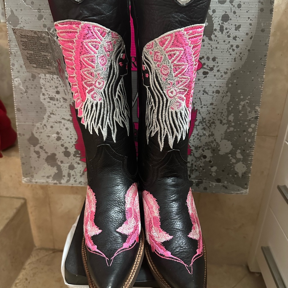 Women's Black and Pink Embroidered Western Boots - Picture 2 of 8
